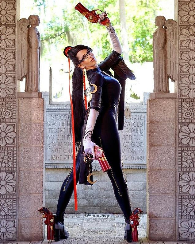 國外禦姐COS《獵天使魔女》貝姐：完美還原傲人身材！