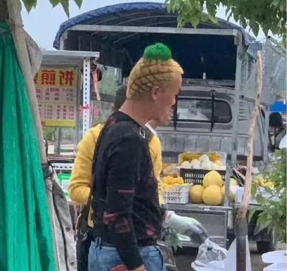 為何大夫查房手都放在後面 囧圖 路人街邊聚眾拍貓片