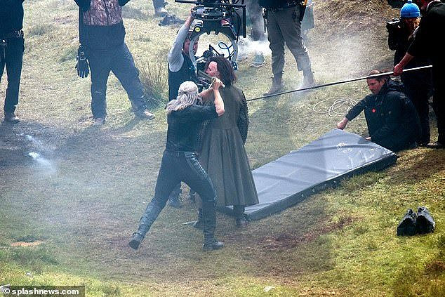 《巫師》劇集第三季現已開拍 拍攝現場照曝光 《巫師》劇集第三季現已開拍 拍攝現場照曝光