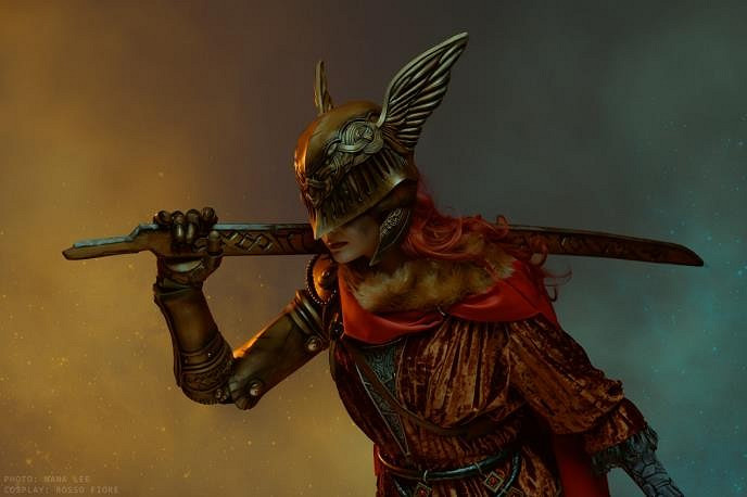 一毛一樣?俄妹COS《艾爾登法環》女武神:迎戰碎星! 一毛一樣?俄妹COS《艾爾登法環》女武神:迎戰碎星!