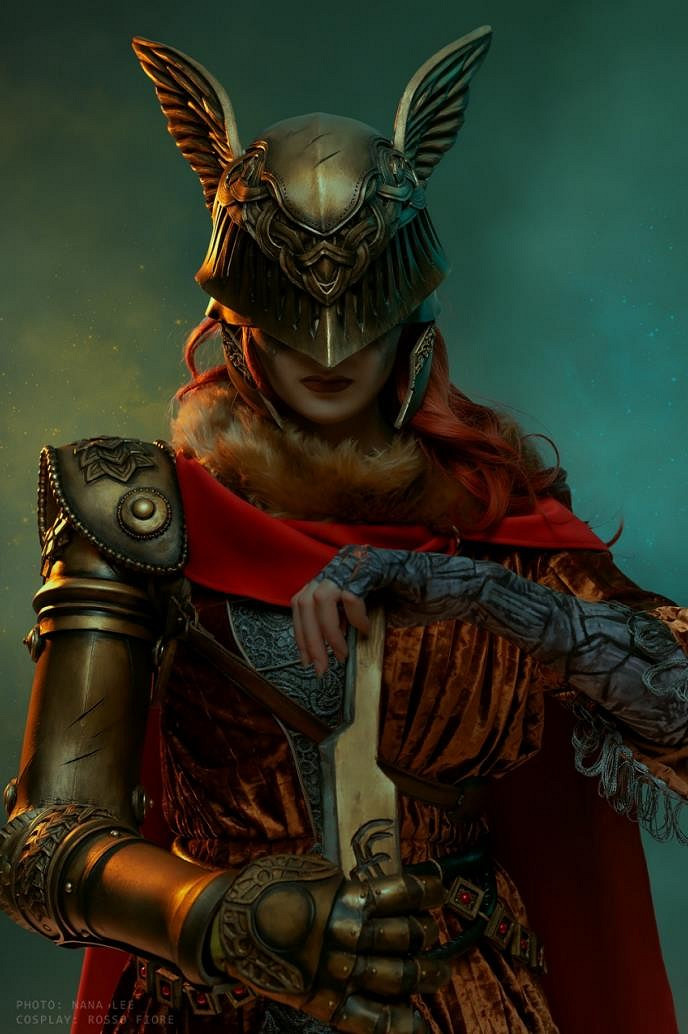 一毛一樣?俄妹COS《艾爾登法環》女武神:迎戰碎星! 一毛一樣?俄妹COS《艾爾登法環》女武神:迎戰碎星!