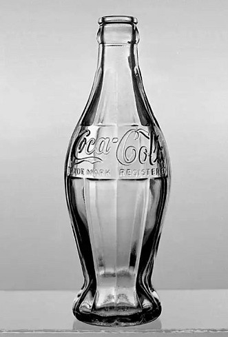 雪碧變“雪白”絲毫不影響可樂很“可樂” 雪碧變“雪白”絲毫不影響可樂很“可樂”