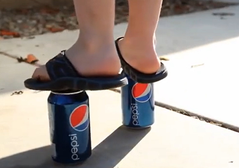 雪碧變“雪白”絲毫不影響可樂很“可樂” 雪碧變“雪白”絲毫不影響可樂很“可樂”