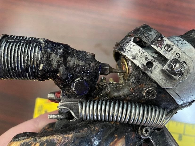 美國毒販自製《輻射》風格手槍 警察都驚呆了 美國毒販自製《輻射》風格手槍 警察都驚呆了