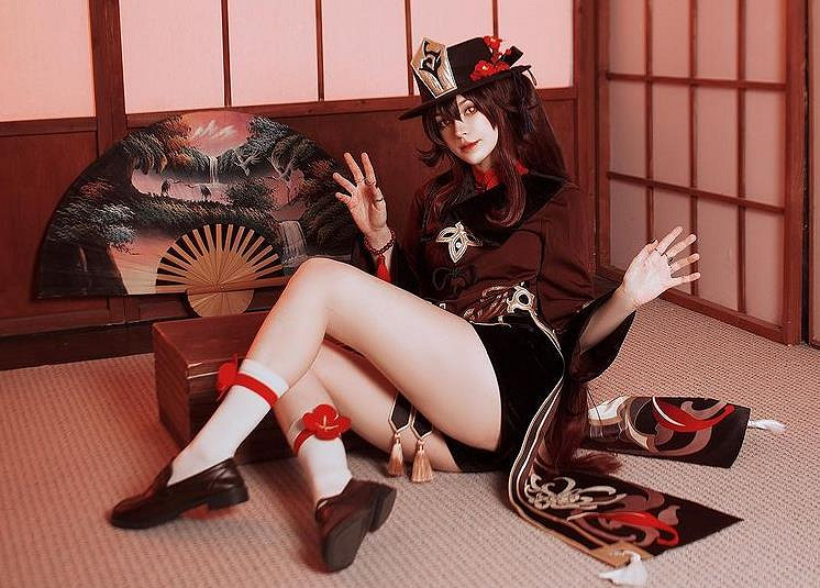 性感身材加上漫畫臉!俄妹COS《斬服少女》女主纏流子 性感身材加上漫畫臉!俄妹COS《斬服少女》女主纏流子