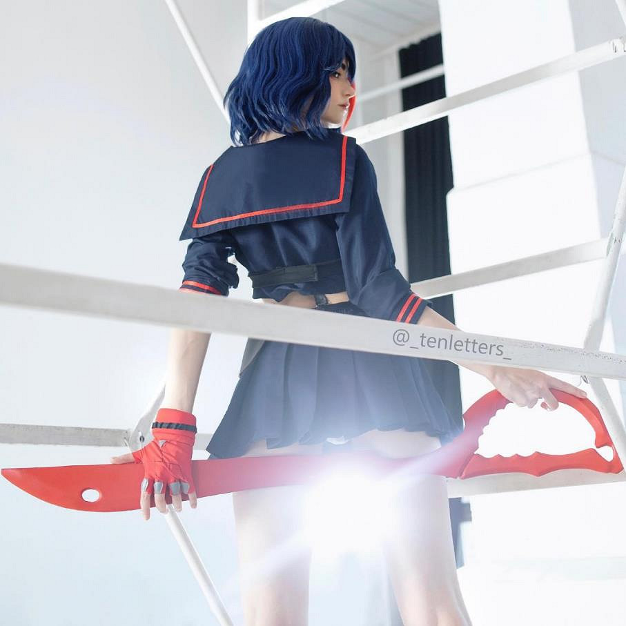 性感身材加上漫畫臉!俄妹COS《斬服少女》女主纏流子 性感身材加上漫畫臉!俄妹COS《斬服少女》女主纏流子