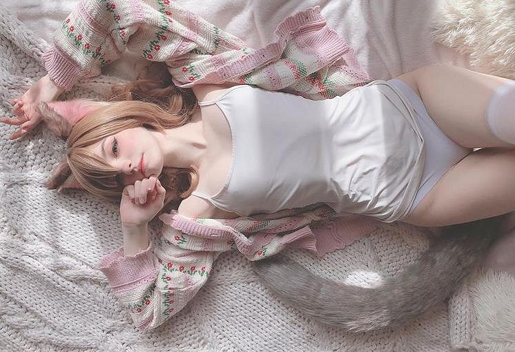 性感身材加上漫畫臉!俄妹COS《斬服少女》女主纏流子 性感身材加上漫畫臉!俄妹COS《斬服少女》女主纏流子