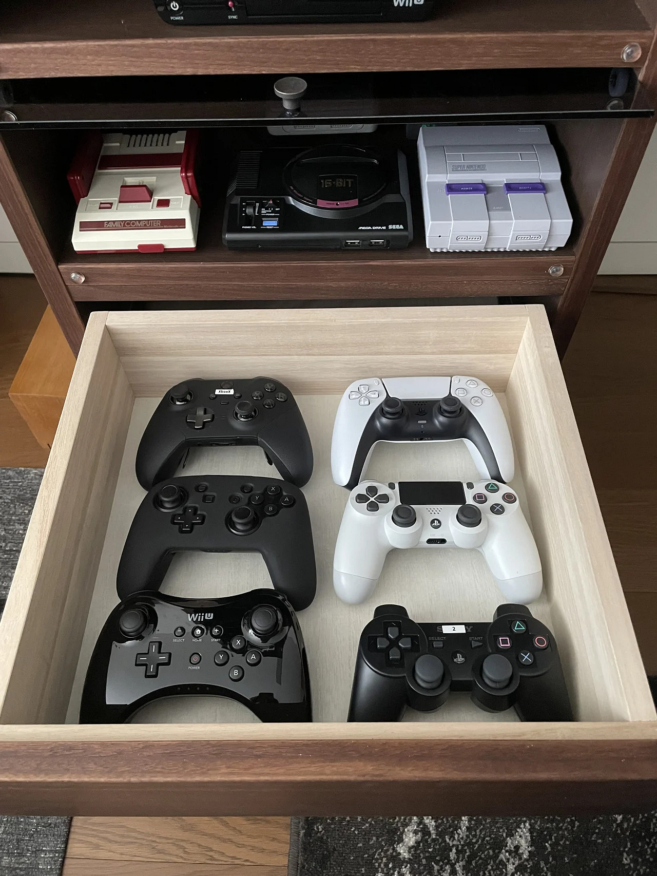 太羨慕這一櫃子了!櫻井政博推特曬自家新的遊戲機櫃 太羨慕這一櫃子了!櫻井政博推特曬自家新的遊戲機櫃