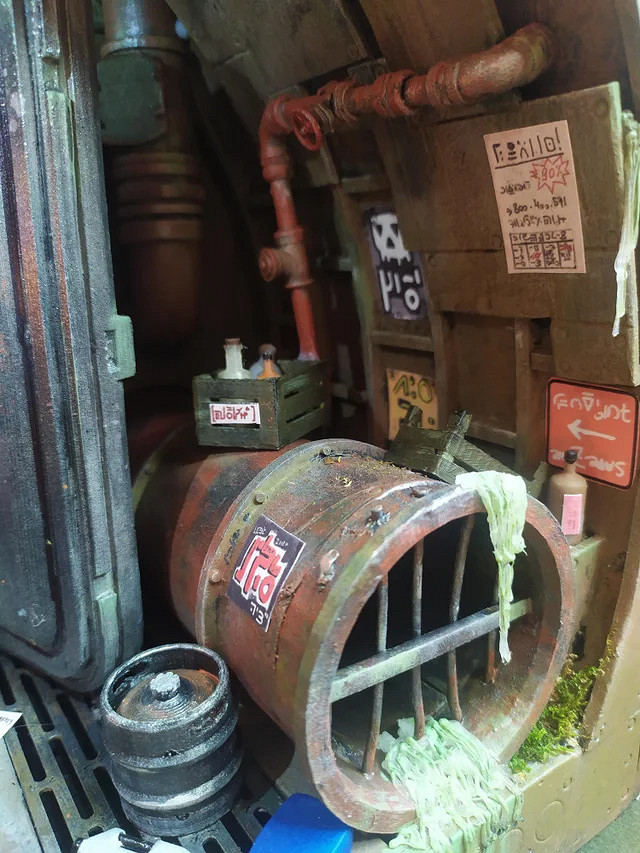 逼真還原!大神製作貓貓冒險遊戲《Stray》主題書架 逼真還原!大神製作貓貓冒險遊戲《Stray》主題書架