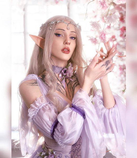 千呼萬喚始出來！俄妹COS《艾爾登法環》女武神二階段！