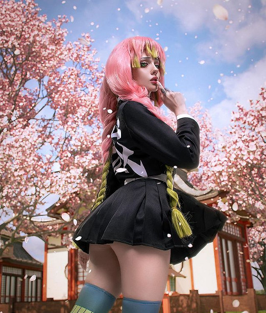 千呼萬喚始出來！俄妹COS《艾爾登法環》女武神二階段！