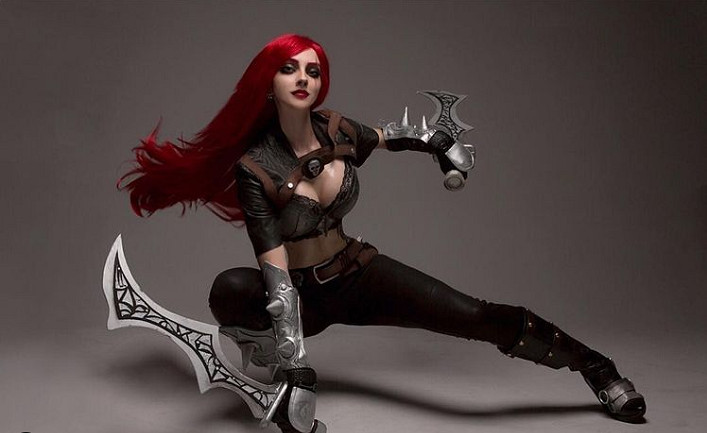 千呼萬喚始出來！俄妹COS《艾爾登法環》女武神二階段！