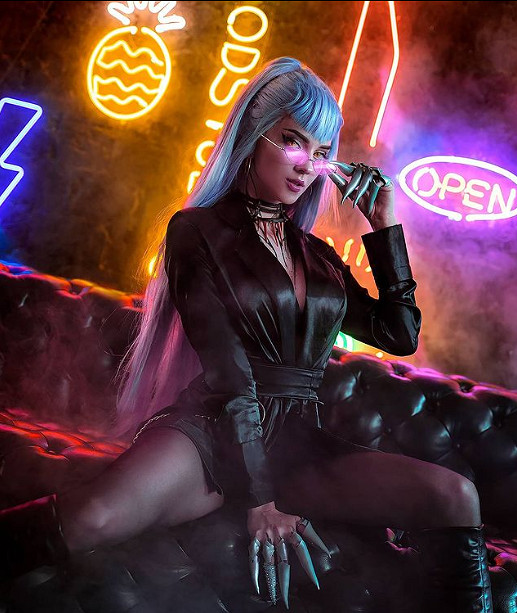 千呼萬喚始出來！俄妹COS《艾爾登法環》女武神二階段！