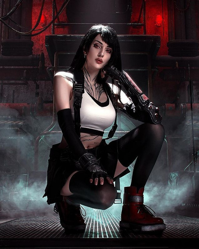 千呼萬喚始出來！俄妹COS《艾爾登法環》女武神二階段！