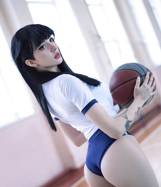 千呼萬喚始出來！俄妹COS《艾爾登法環》女武神二階段！