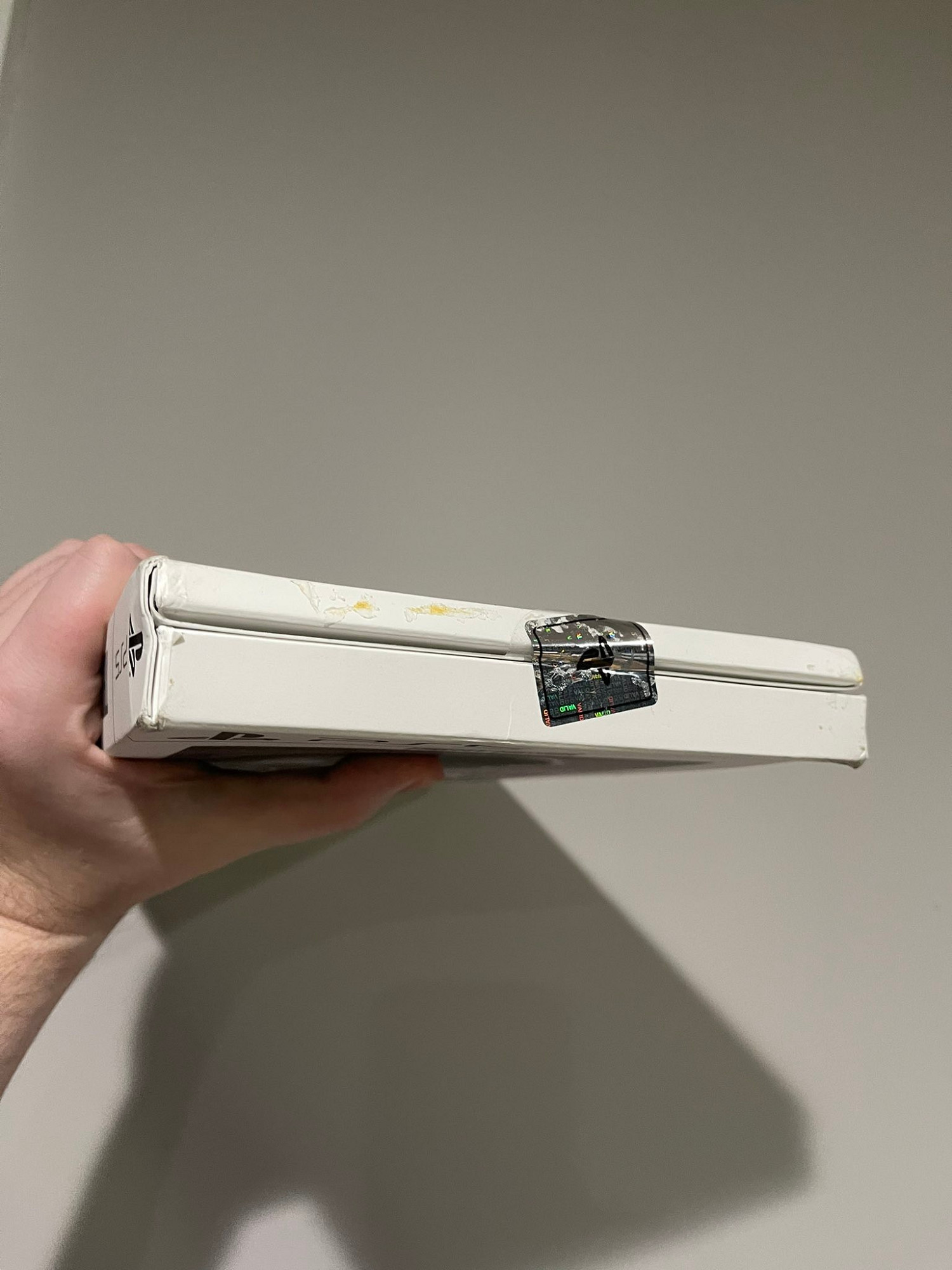 眾多玩家收到“戰損”《美末RE》火螢版:不可更換! 眾多玩家收到“戰損”《美末RE》火螢版:不可更換!