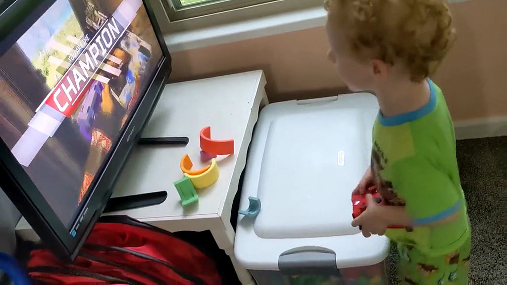 晚報：《生化奇兵》新作爆料 4歲小孩Apex吃雞！