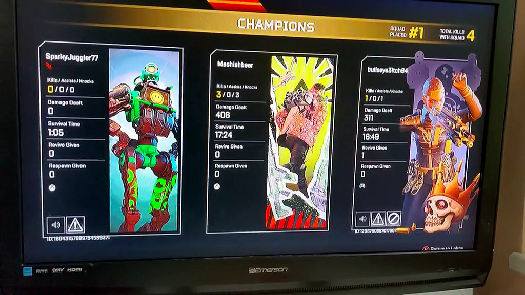 國外4歲小孩玩《APEX》成功吃雞！會堵門會換甲太強啦