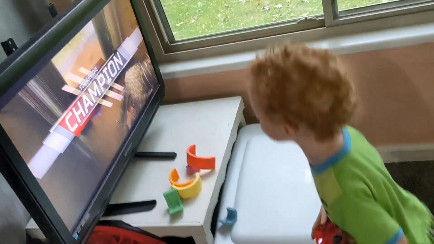 國外四歲小孩玩《Apex英雄》 操作熟練最終吃雞