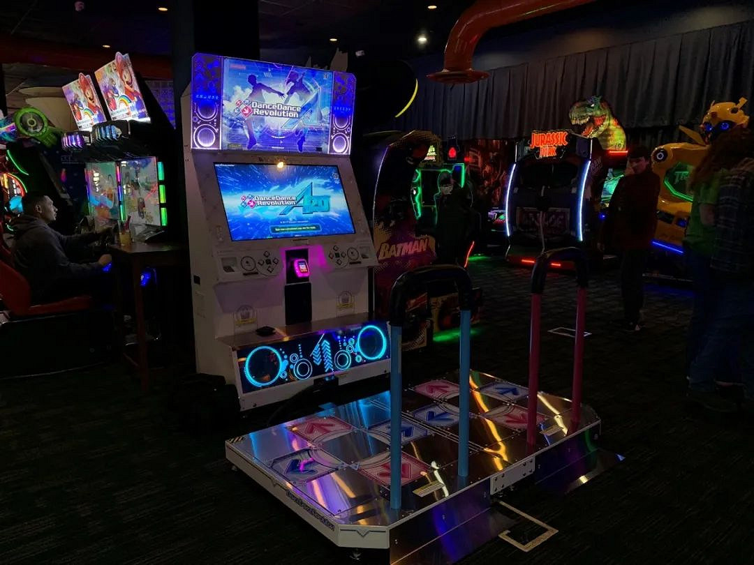 還記得風靡全球的跳舞機嗎 時至今日仍然是街機廳主力