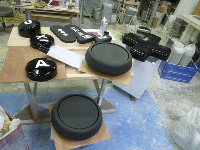 TGS22:V社公開Steam Deck巨型掌機模型 後天見! TGS22:V社公開Steam Deck巨型掌機模型 後天見!