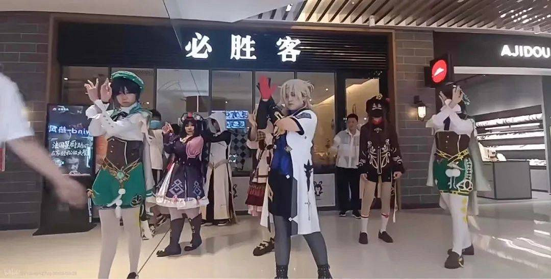 遊戲連動的“流量密碼” 為什麽是《原神》 遊戲連動的“流量密碼” 為什麽是《原神》