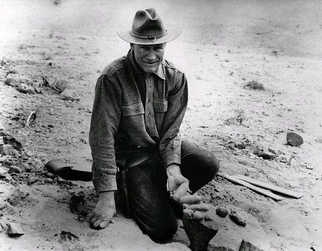 史上腦洞最大的手遊！化身“死亡蠕蟲”吃掉全人類