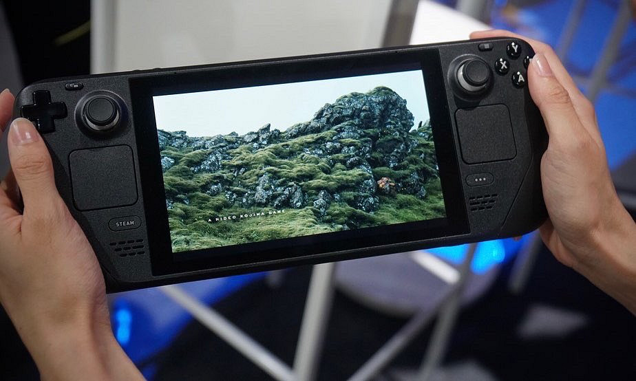 TGS22：小島秀夫曬現場照 用Steam Deck玩死亡擱淺!