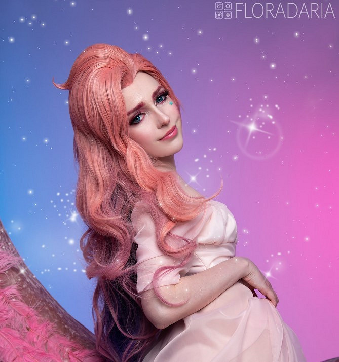 俄妹COS《生化3》吉爾：熱辣短裙下的身材超性感！