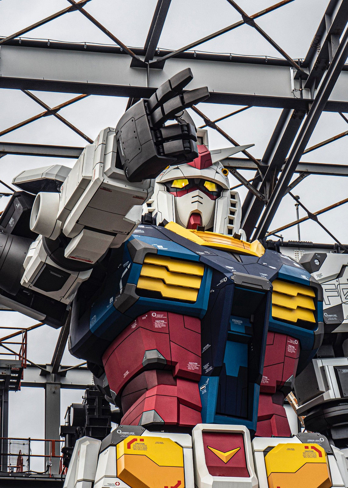 日本橫濱舉行同18米巨型高達玩猜拳比賽遊戲