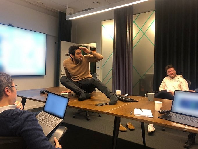 製作人曬動捕合照！《雙人成行》工作室新作開發中