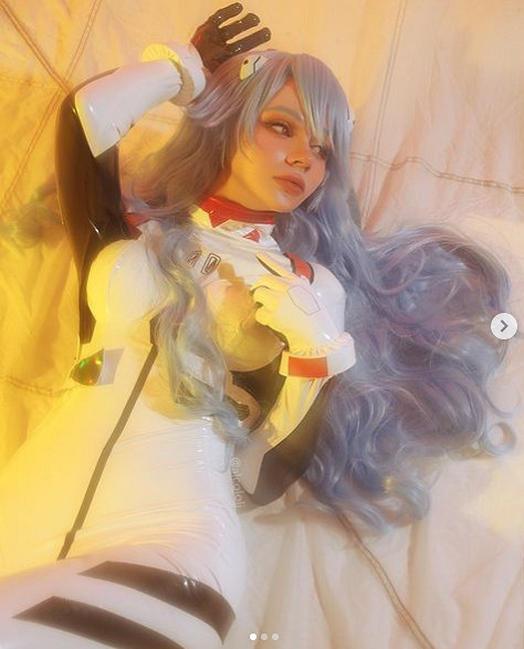 俄妹COS《LOL》金克斯：Alcoholy身材妖嬈表情浮誇！