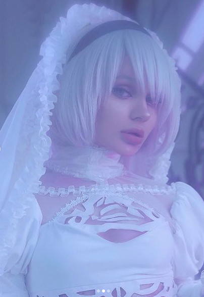 俄妹COS《LOL》金克斯：Alcoholy身材妖嬈表情浮誇！