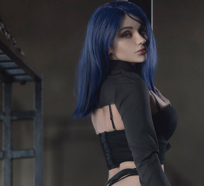 俄妹COS《LOL》金克斯：Alcoholy身材妖嬈表情浮誇！