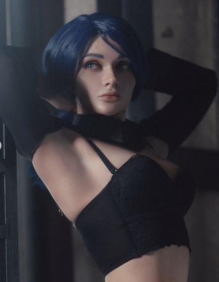 俄妹COS《LOL》金克斯：Alcoholy身材妖嬈表情浮誇！