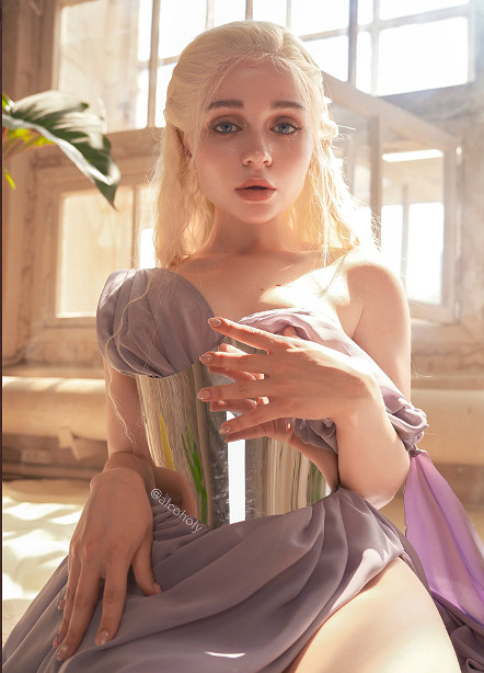 俄妹COS《LOL》金克斯：Alcoholy身材妖嬈表情浮誇！