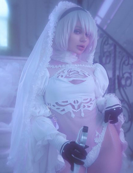 俄妹COS《LOL》金克斯：Alcoholy身材妖嬈表情浮誇！