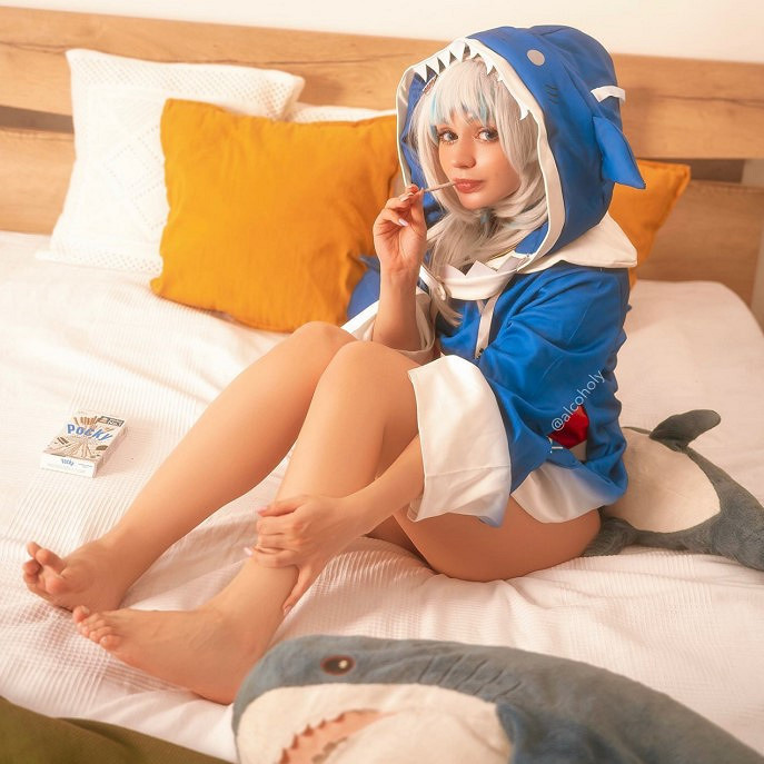 俄妹COS《LOL》金克斯：Alcoholy身材妖嬈表情浮誇！