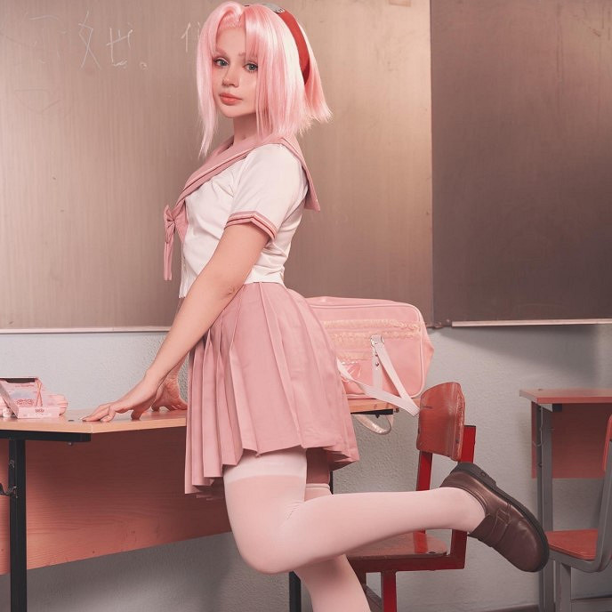 俄妹COS《LOL》金克斯：Alcoholy身材妖嬈表情浮誇！
