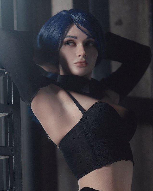 俄妹COS《LOL》金克斯：Alcoholy身材妖嬈表情浮誇！