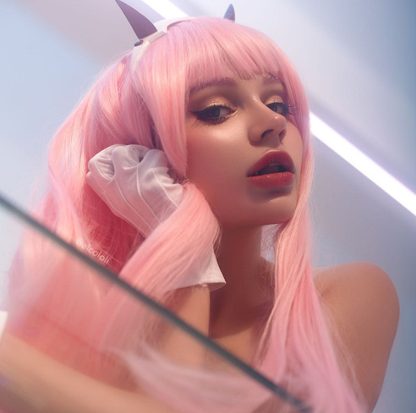 俄妹COS《LOL》金克斯：Alcoholy身材妖嬈表情浮誇！