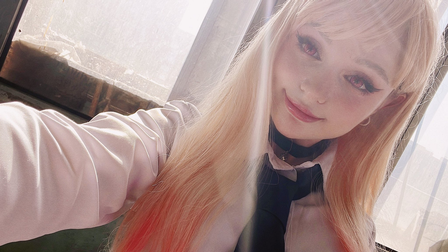 俄妹COS《LOL》金克斯：Alcoholy身材妖嬈表情浮誇！