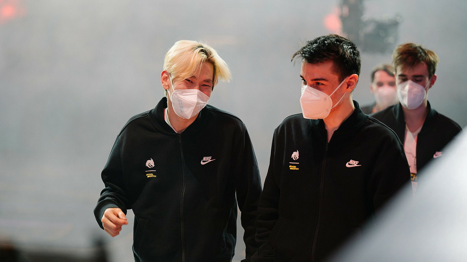 玻璃房裡的亞軍,沒有被槍指著頭 玻璃房裡的亞軍,沒有被槍指著頭