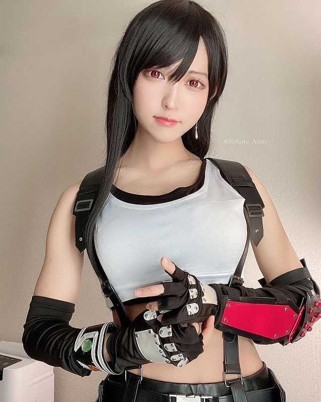 日本小姐姐COS《莉可麗絲》女主:引小島秀夫點讚! 日本小姐姐COS《莉可麗絲》女主:引小島秀夫點讚!