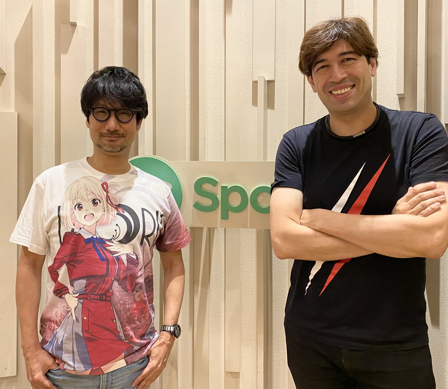 小島“秀妻”！小島秀夫入坑莉可麗絲：穿痛Ｔ宅氣爆表