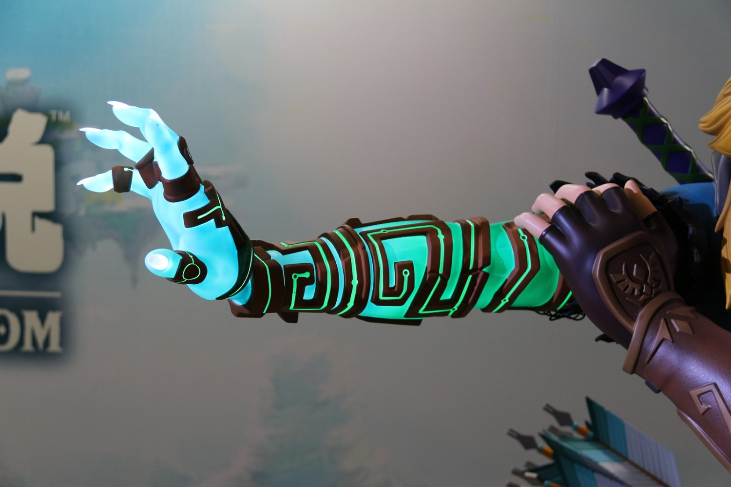 右臂裝備特殊！《塞爾達傳說：王國之淚》林克等身雕像