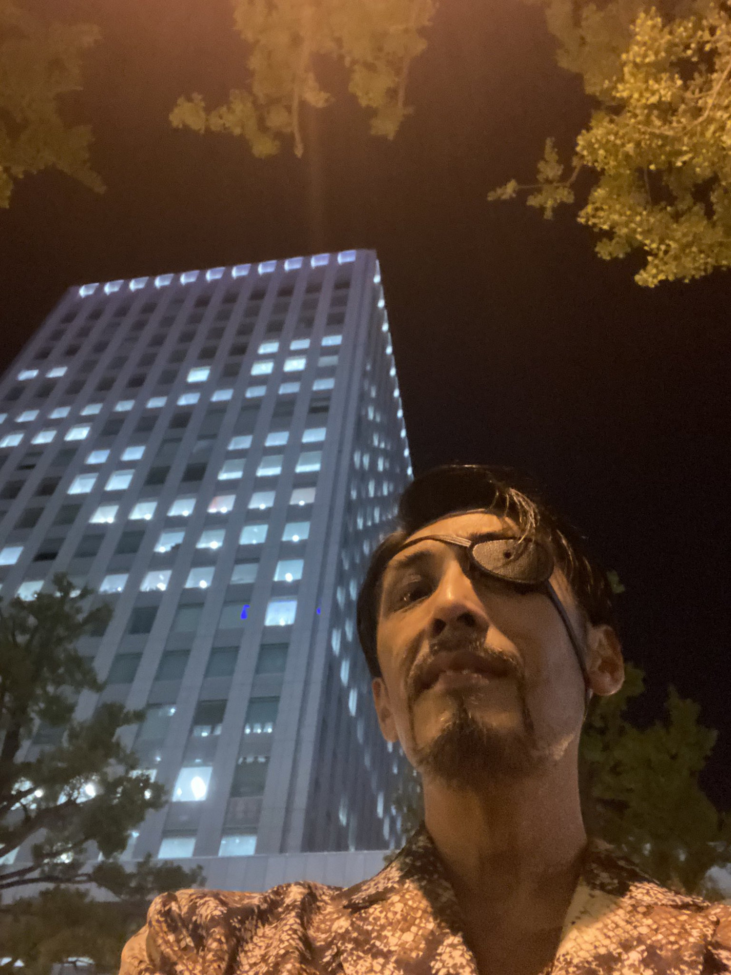 嶋野狂犬氣質拉滿！日本大叔COS《如龍》真島吾朗