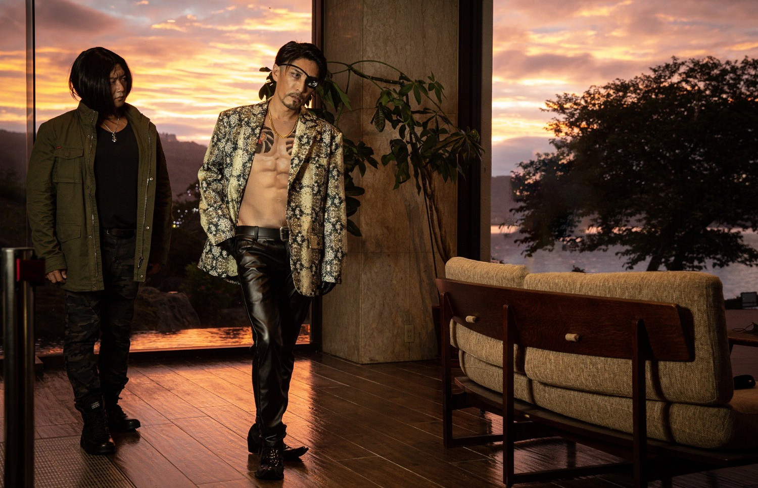 嶋野狂犬氣質拉滿！日本大叔COS《如龍》真島吾朗