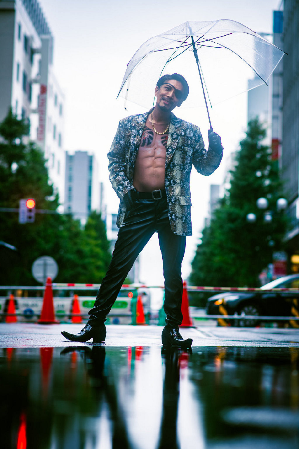 嶋野狂犬氣質拉滿！日本大叔COS《如龍》真島吾朗