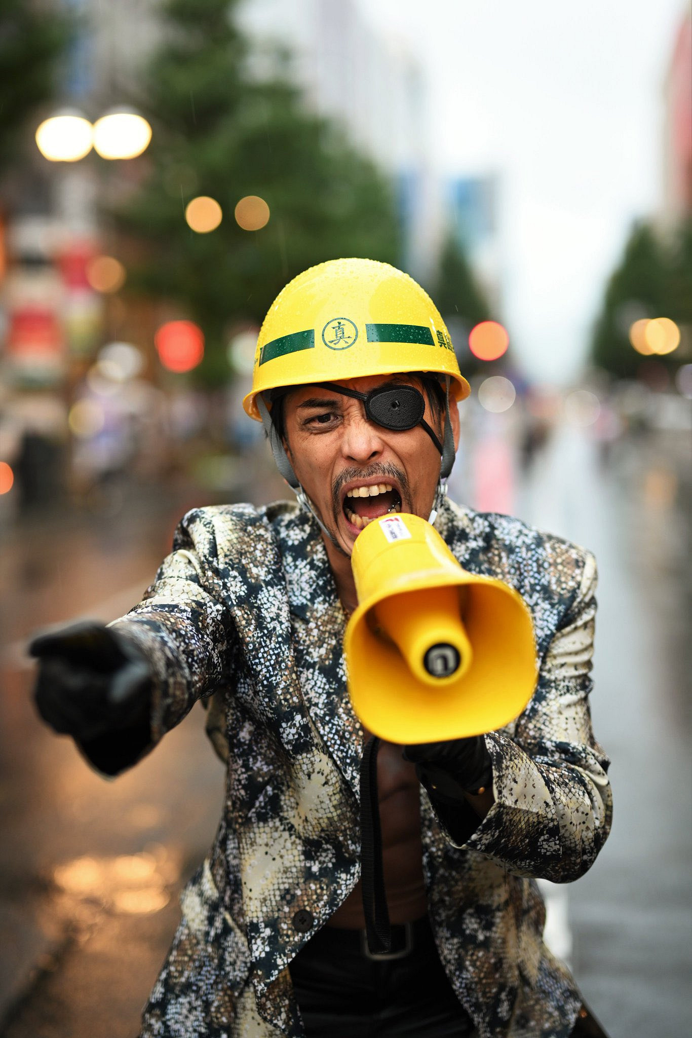 嶋野狂犬氣質拉滿！日本大叔COS《如龍》真島吾朗